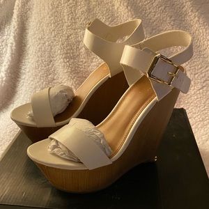 White Wedges